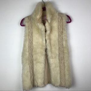 Romeo + Julie Counture Women Faux Fur Vest L
